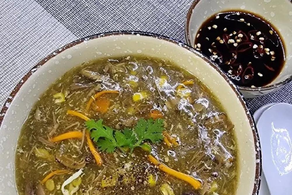 Súp bồ câu củ sen nấm đông trùng hạ thảo